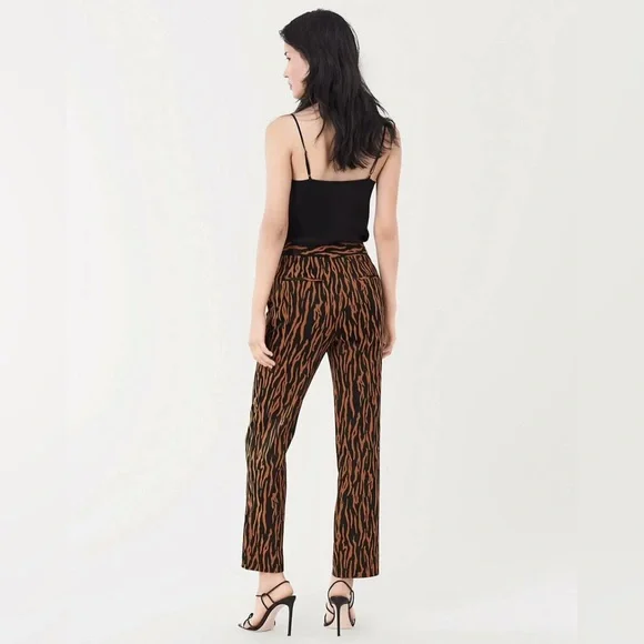 Diane von Furstenberg Sienna stretchy jacquard straight leg pants, sz 16 animal - Picture 10 of 10
